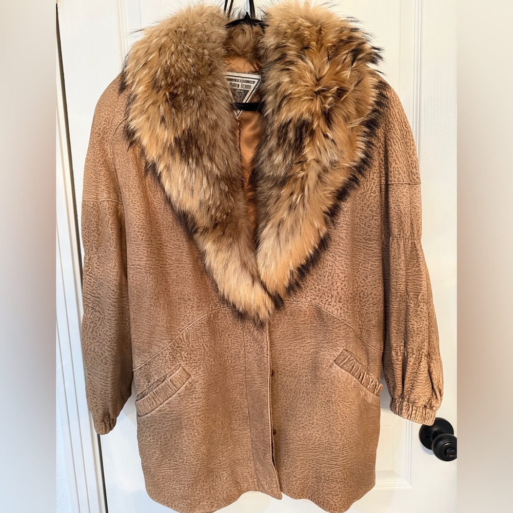 Vintage Leather Coat with Rabbit Fur Collar AMAZING size M